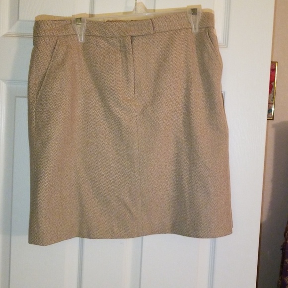 Skirt - Picture 1 of 7